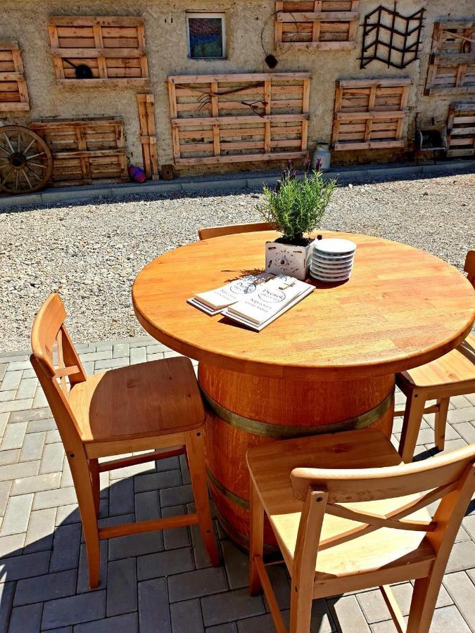 Penzion Jako Vino Bulhary Exterior foto